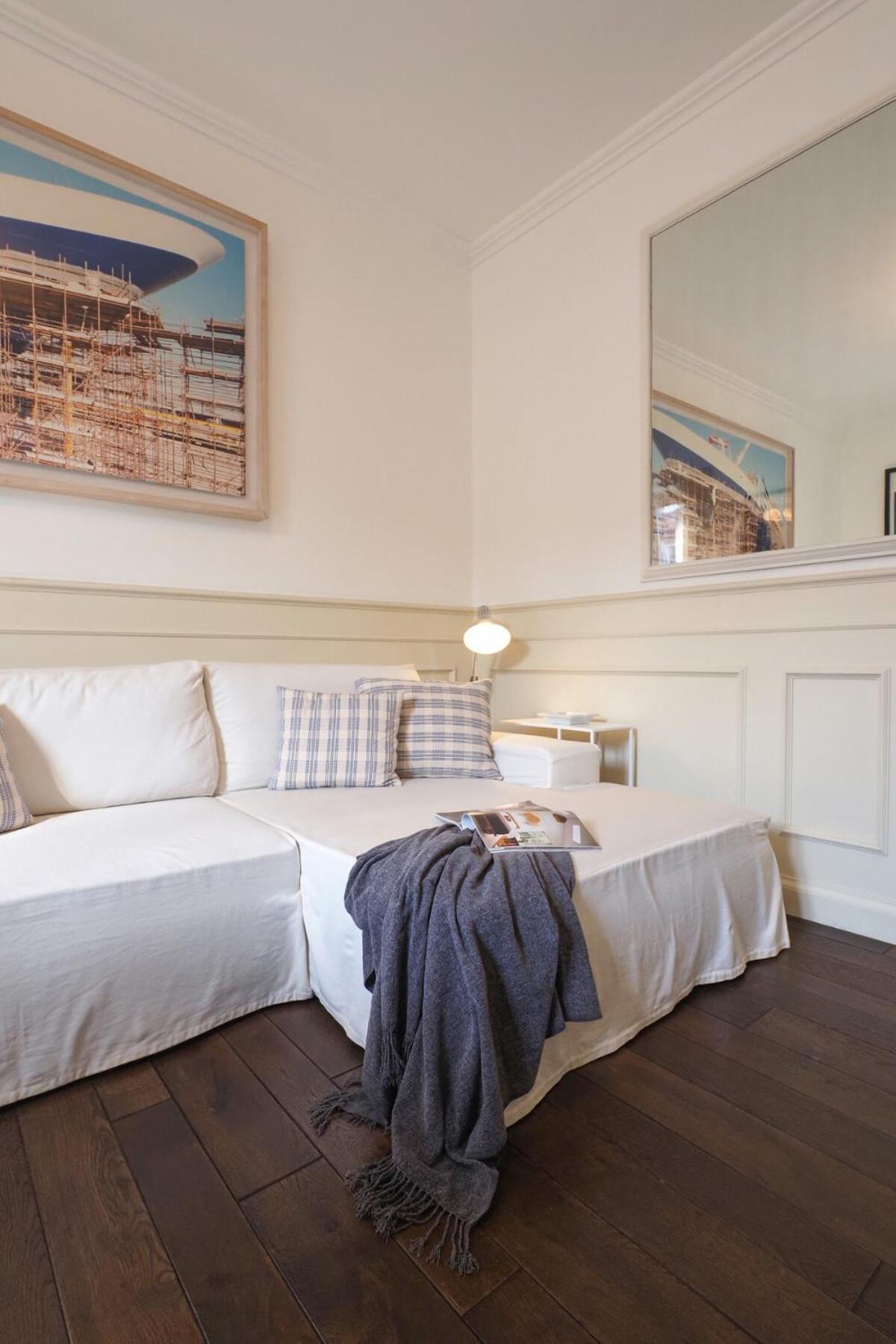 Apartment Refined And Bright One-bedroom Near Risorgimento