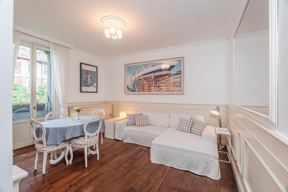 Refined And Bright One-bedroom Near Metro M4 - Dateo *