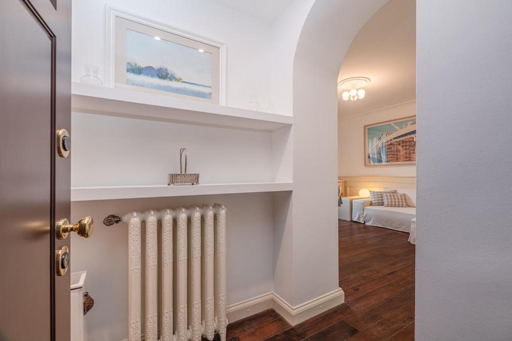 Apartment Refined And Bright One-bedroom Near Metro M4 - Dateo