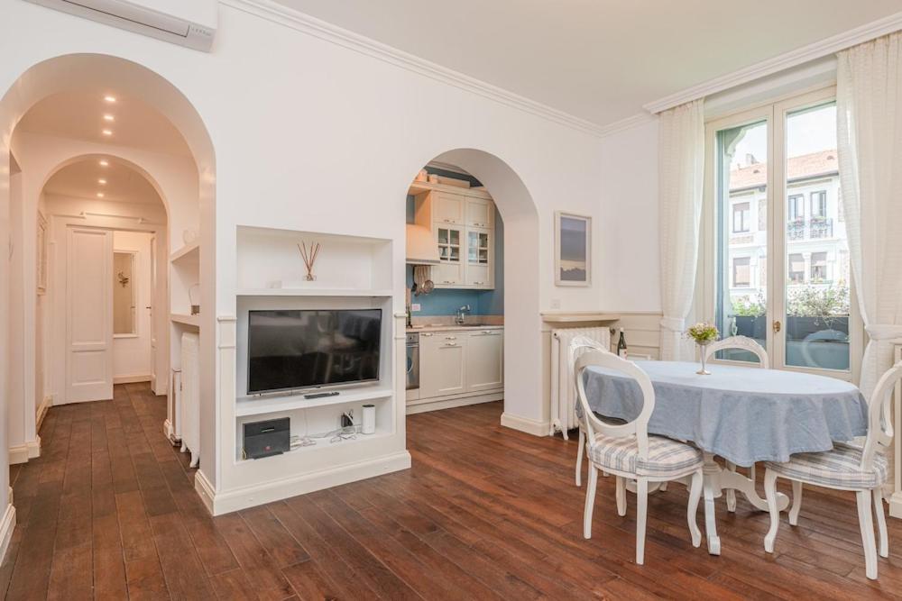 Apartment Refined And Bright One-bedroom Near Metro M4 - Dateo *