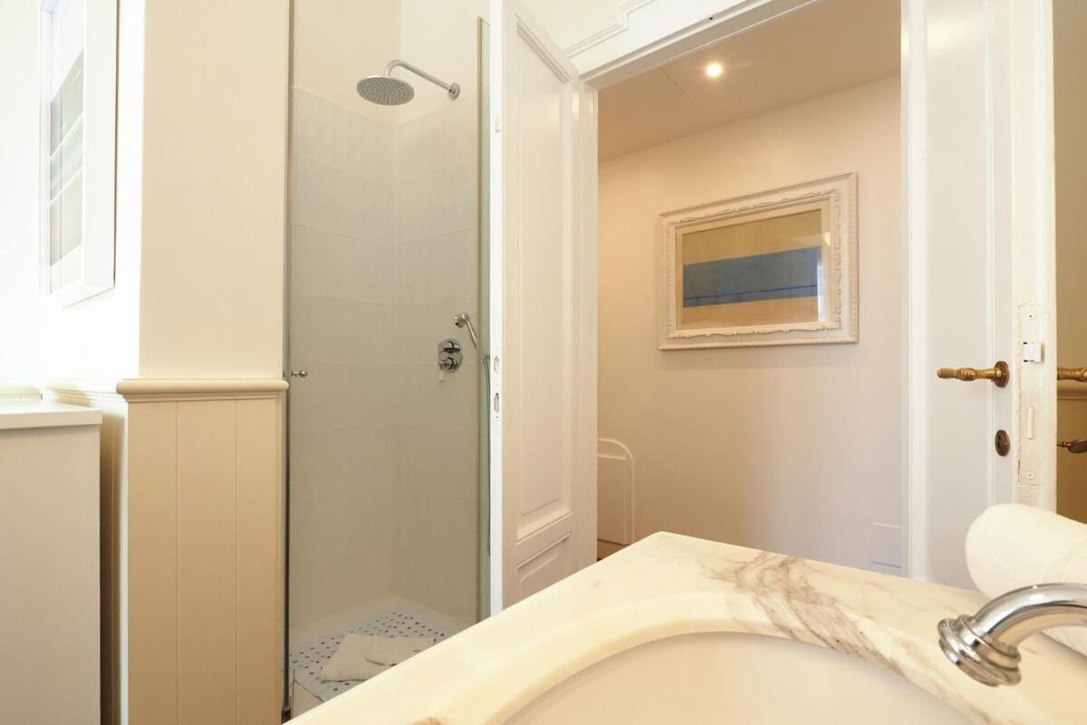 Apartment Refined And Bright One-bedroom Near Metro M4 - Dateo Mailand