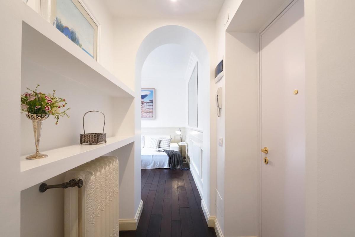 Refined And Bright One-bedroom Near Metro M4 - Dateo Apartment Mailand
