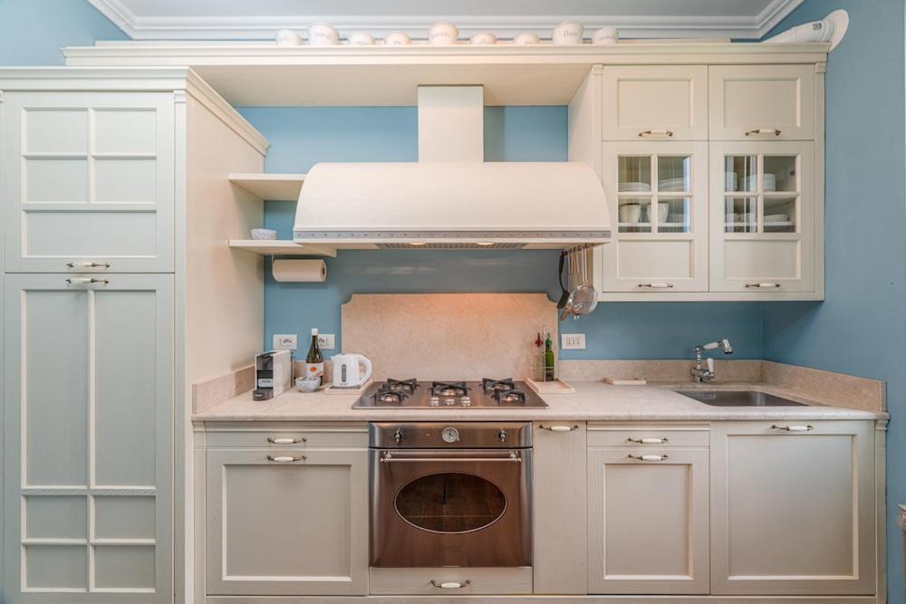 Refined And Bright One-bedroom Near Metro M4 - Dateo *